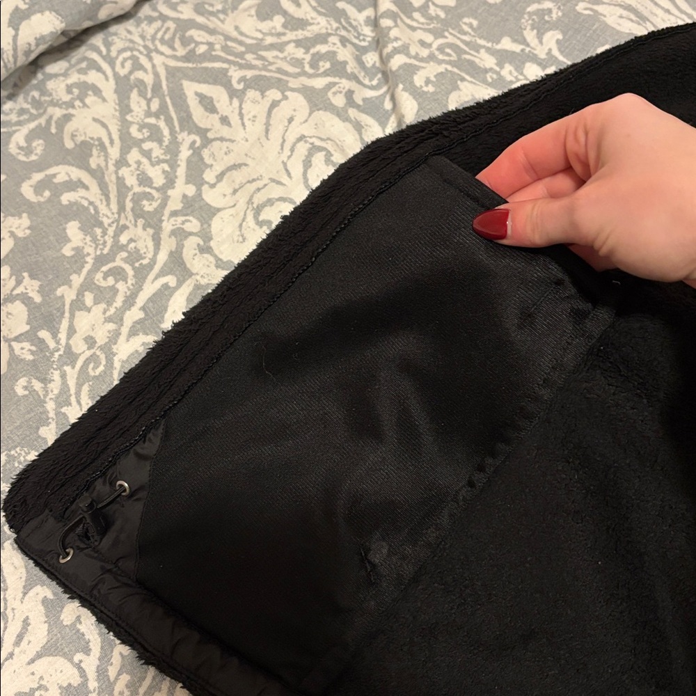The North Face Women's Black Teddy Jacket - Picture 5 of 5